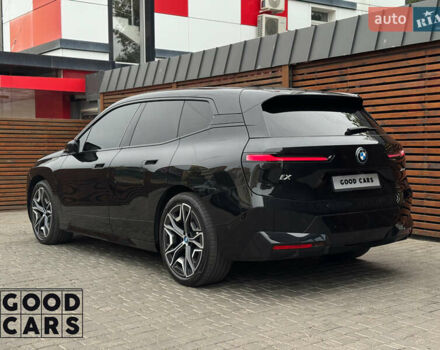 Черный БМВ iX, объемом двигателя 0 л и пробегом 38 тыс. км за 72000 $, фото 4 на Automoto.ua