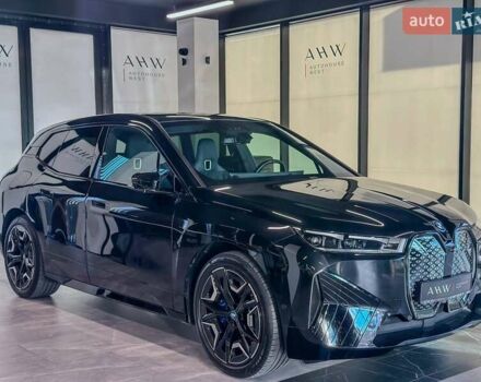 Черный БМВ iX, объемом двигателя 0 л и пробегом 62 тыс. км за 60390 $, фото 8 на Automoto.ua