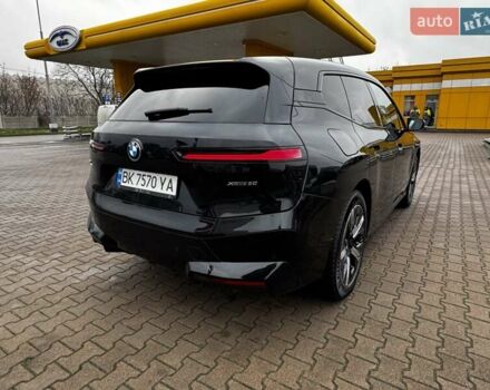 Черный БМВ iX, объемом двигателя 0 л и пробегом 27 тыс. км за 58500 $, фото 13 на Automoto.ua