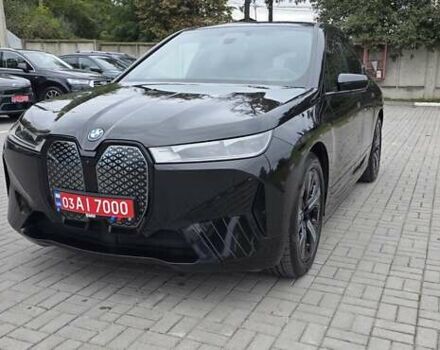 Черный БМВ iX, объемом двигателя 0 л и пробегом 98 тыс. км за 58800 $, фото 4 на Automoto.ua