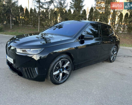 Черный БМВ iX, объемом двигателя 0 л и пробегом 23 тыс. км за 48999 $, фото 1 на Automoto.ua