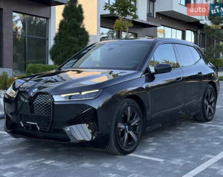 Черный БМВ iX, объемом двигателя 0 л и пробегом 72 тыс. км за 48500 $, фото 3 на Automoto.ua
