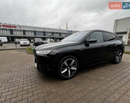 Черный БМВ iX, объемом двигателя 0 л и пробегом 27 тыс. км за 58500 $, фото 1 на Automoto.ua
