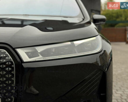 Черный БМВ iX, объемом двигателя 0 л и пробегом 38 тыс. км за 72000 $, фото 10 на Automoto.ua