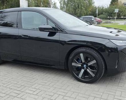 Черный БМВ iX, объемом двигателя 0 л и пробегом 98 тыс. км за 58800 $, фото 14 на Automoto.ua