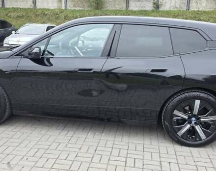 Черный БМВ iX, объемом двигателя 0 л и пробегом 98 тыс. км за 58800 $, фото 38 на Automoto.ua