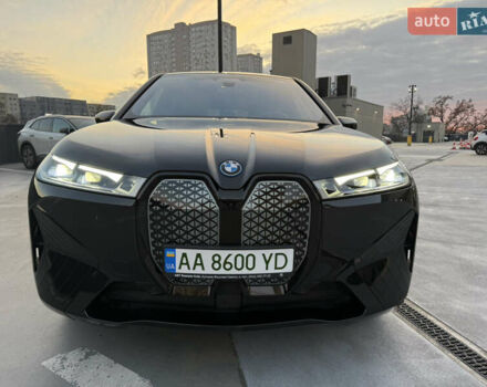 Черный БМВ iX, объемом двигателя 0 л и пробегом 19 тыс. км за 54800 $, фото 1 на Automoto.ua