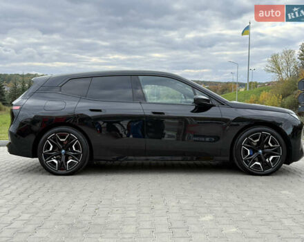 Черный БМВ iX, объемом двигателя 0 л и пробегом 46 тыс. км за 67999 $, фото 8 на Automoto.ua