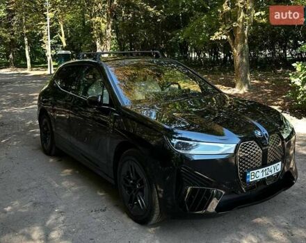 Черный БМВ iX, объемом двигателя 0 л и пробегом 59 тыс. км за 52500 $, фото 1 на Automoto.ua