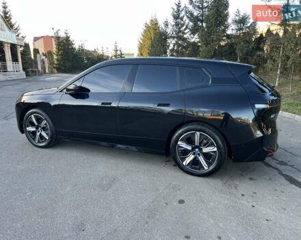 Черный БМВ iX, объемом двигателя 0 л и пробегом 23 тыс. км за 48999 $, фото 3 на Automoto.ua