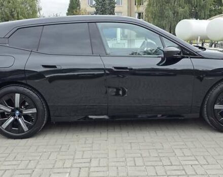 Черный БМВ iX, объемом двигателя 0 л и пробегом 98 тыс. км за 58800 $, фото 19 на Automoto.ua