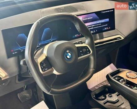 Черный БМВ iX, объемом двигателя 0 л и пробегом 62 тыс. км за 60390 $, фото 19 на Automoto.ua