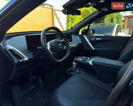 Черный БМВ iX, объемом двигателя 0 л и пробегом 5 тыс. км за 65000 $, фото 11 на Automoto.ua