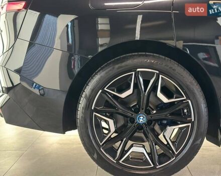 Черный БМВ iX, объемом двигателя 0 л и пробегом 10 тыс. км за 82080 $, фото 9 на Automoto.ua