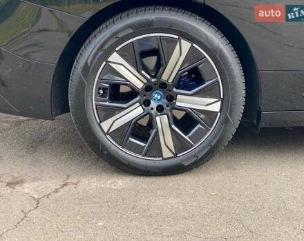Чорний БМВ iX, об'ємом двигуна 0 л та пробігом 19 тис. км за 59999 $, фото 15 на Automoto.ua