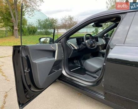 Чорний БМВ iX, об'ємом двигуна 0 л та пробігом 19 тис. км за 59999 $, фото 16 на Automoto.ua