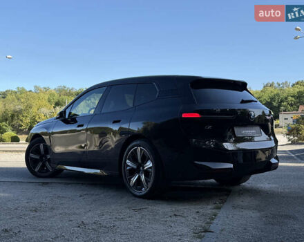 Черный БМВ iX, объемом двигателя 0 л и пробегом 1 тыс. км за 92000 $, фото 9 на Automoto.ua
