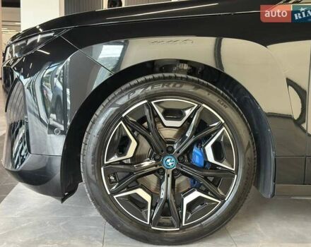 Черный БМВ iX, объемом двигателя 0 л и пробегом 10 тыс. км за 82080 $, фото 7 на Automoto.ua