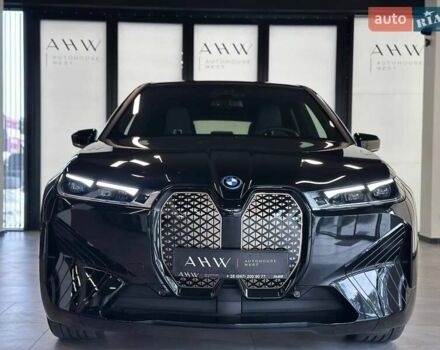 Чорний БМВ iX, об'ємом двигуна 0 л та пробігом 10 тис. км за 81469 $, фото 1 на Automoto.ua