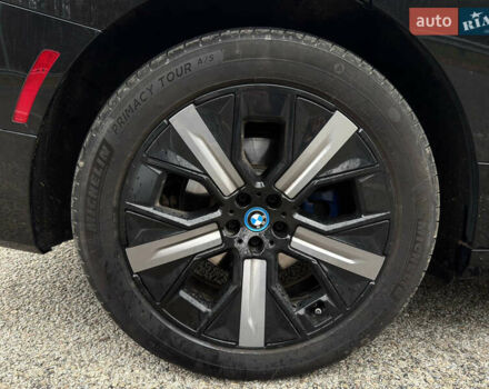 Черный БМВ iX, объемом двигателя 0 л и пробегом 5 тыс. км за 65000 $, фото 9 на Automoto.ua