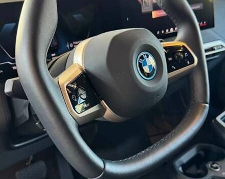 Черный БМВ iX, объемом двигателя 0 л и пробегом 1 тыс. км за 69000 $, фото 10 на Automoto.ua