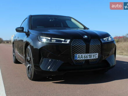 Черный БМВ iX, объемом двигателя 0 л и пробегом 85 тыс. км за 57700 $, фото 1 на Automoto.ua