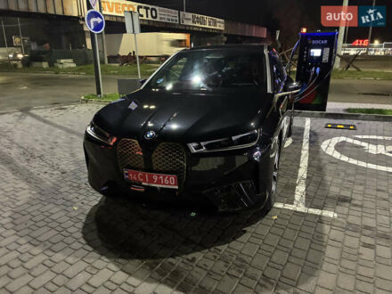 Черный БМВ iX, объемом двигателя 0 л и пробегом 165 тыс. км за 39000 $, фото 1 на Automoto.ua