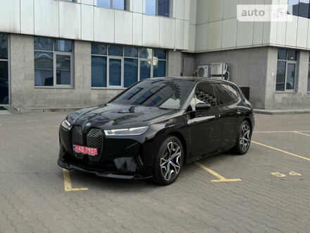 Черный БМВ iX, объемом двигателя 0 л и пробегом 17 тыс. км за 57950 $, фото 1 на Automoto.ua
