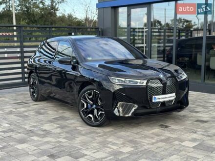 БМВ iX 2023 в Ровно на Automoto.ua Черный БМВ iX, объемом двигателя 0 л и пробегом 34 тыс. км за 77900 $, фото 1 на Automoto.ua