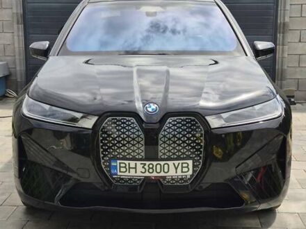 Черный БМВ iX, объемом двигателя 0 л и пробегом 15 тыс. км за 56300 $, фото 1 на Automoto.ua