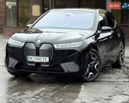 Черный БМВ iX, объемом двигателя 0 л и пробегом 27 тыс. км за 76700 $, фото 1 на Automoto.ua