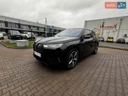 Черный БМВ iX, объемом двигателя 0 л и пробегом 27 тыс. км за 58500 $, фото 1 на Automoto.ua
