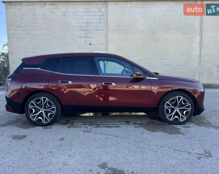 Красный БМВ iX, объемом двигателя 0 л и пробегом 43 тыс. км за 73999 $, фото 3 на Automoto.ua