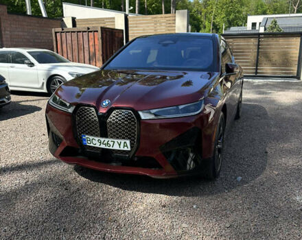 Красный БМВ iX, объемом двигателя 0 л и пробегом 103 тыс. км за 49900 $, фото 7 на Automoto.ua