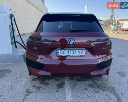 Красный БМВ iX, объемом двигателя 0 л и пробегом 43 тыс. км за 73999 $, фото 2 на Automoto.ua