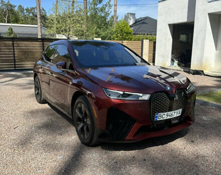 Красный БМВ iX, объемом двигателя 0 л и пробегом 103 тыс. км за 49900 $, фото 9 на Automoto.ua