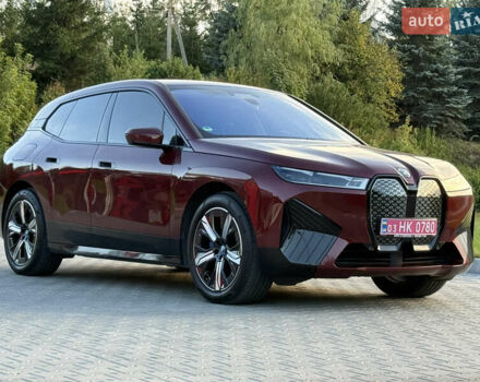 Красный БМВ iX, объемом двигателя 0 л и пробегом 130 тыс. км за 53900 $, фото 4 на Automoto.ua