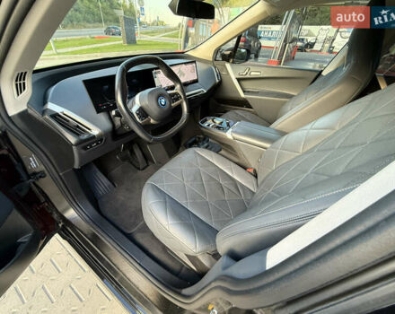 Красный БМВ iX, объемом двигателя 0 л и пробегом 130 тыс. км за 53900 $, фото 31 на Automoto.ua