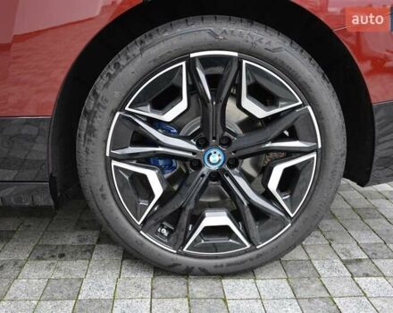 Червоний БМВ iX, об'ємом двигуна 0 л та пробігом 2 тис. км за 80001 $, фото 8 на Automoto.ua