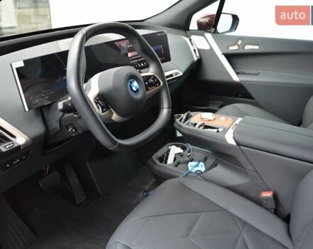 Червоний БМВ iX, об'ємом двигуна 0 л та пробігом 2 тис. км за 80001 $, фото 4 на Automoto.ua