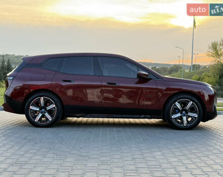 Красный БМВ iX, объемом двигателя 0 л и пробегом 130 тыс. км за 53900 $, фото 8 на Automoto.ua