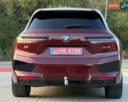 Красный БМВ iX, объемом двигателя 0 л и пробегом 130 тыс. км за 53900 $, фото 7 на Automoto.ua
