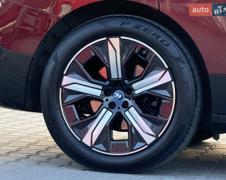 Красный БМВ iX, объемом двигателя 0 л и пробегом 130 тыс. км за 53900 $, фото 11 на Automoto.ua