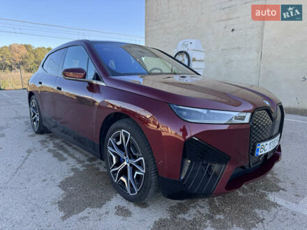 БМВ iX 2022 в Ровно на Automoto.ua Красный БМВ iX, объемом двигателя 0 л и пробегом 43 тыс. км за 73999 $, фото 1 на Automoto.ua