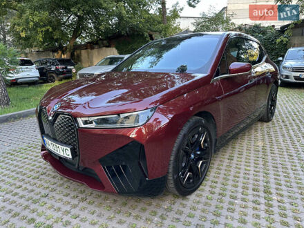 Красный БМВ iX, объемом двигателя 0 л и пробегом 34 тыс. км за 66800 $, фото 1 на Automoto.ua