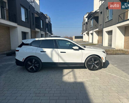 БМВ iX, объемом двигателя 0 л и пробегом 1 тыс. км за 60999 $, фото 1 на Automoto.ua