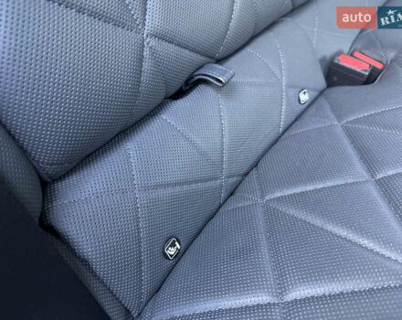 Серый БМВ iX, объемом двигателя 0 л и пробегом 79 тыс. км за 43950 $, фото 47 на Automoto.ua