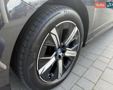 Серый БМВ iX, объемом двигателя 0 л и пробегом 79 тыс. км за 43950 $, фото 16 на Automoto.ua