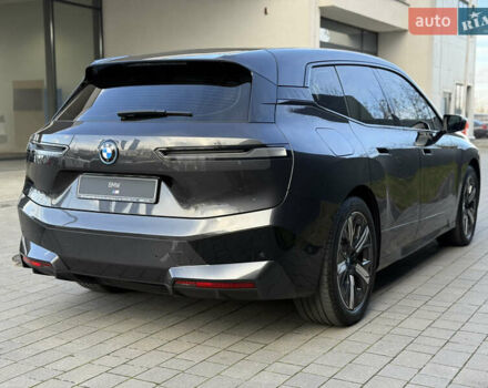 Серый БМВ iX, объемом двигателя 0 л и пробегом 79 тыс. км за 43950 $, фото 7 на Automoto.ua