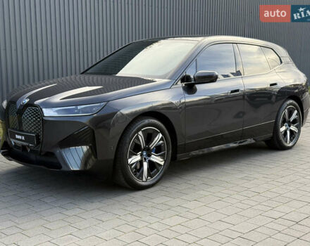 Серый БМВ iX, объемом двигателя 0 л и пробегом 79 тыс. км за 43950 $, фото 13 на Automoto.ua